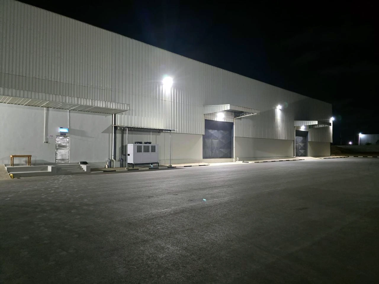 A fábrica · Fábrica de Luanda · Luanda