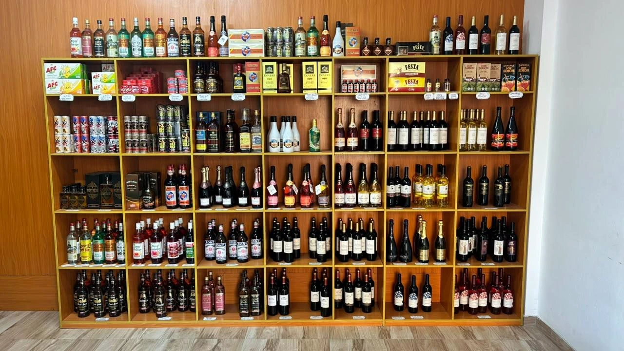 Vinhos e bebidas espirituosas · Ponto de venda · Cotonou
