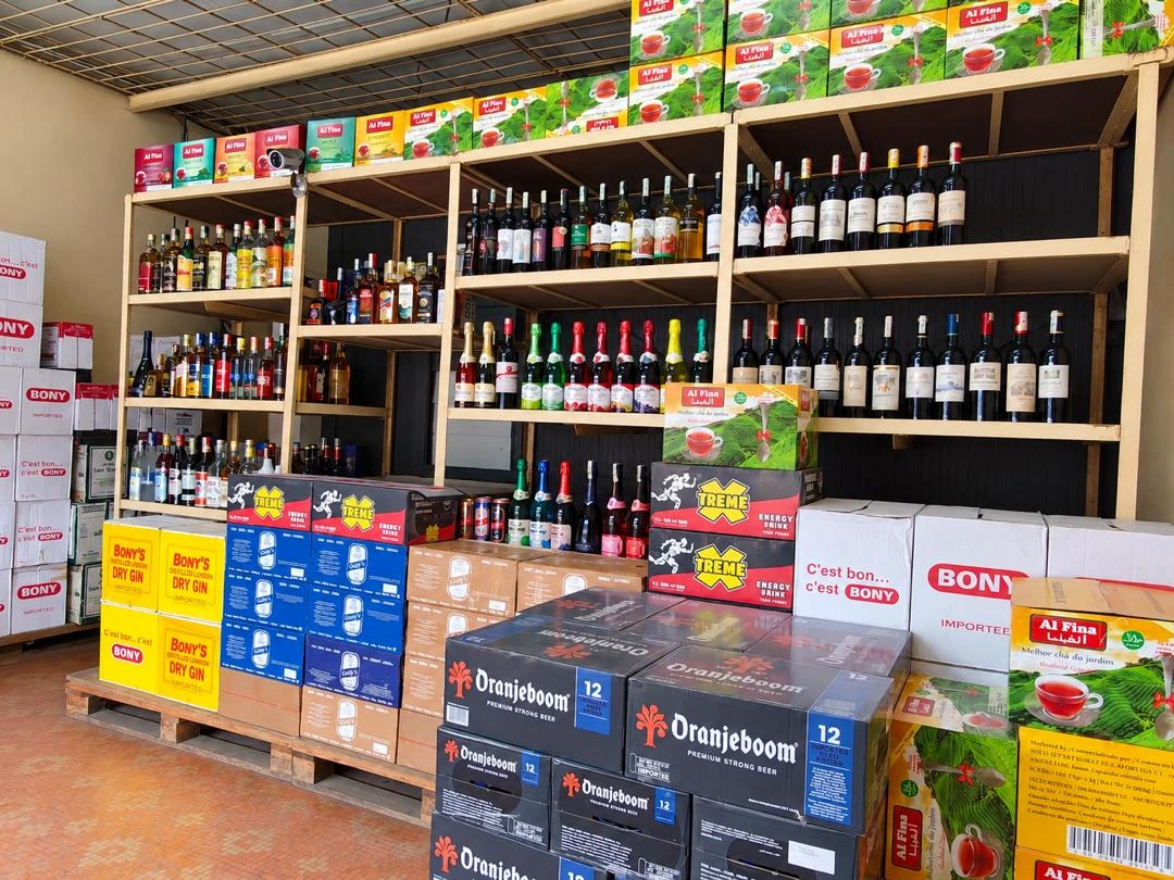 Beverages and Al Fina · Retail outlet · Togo